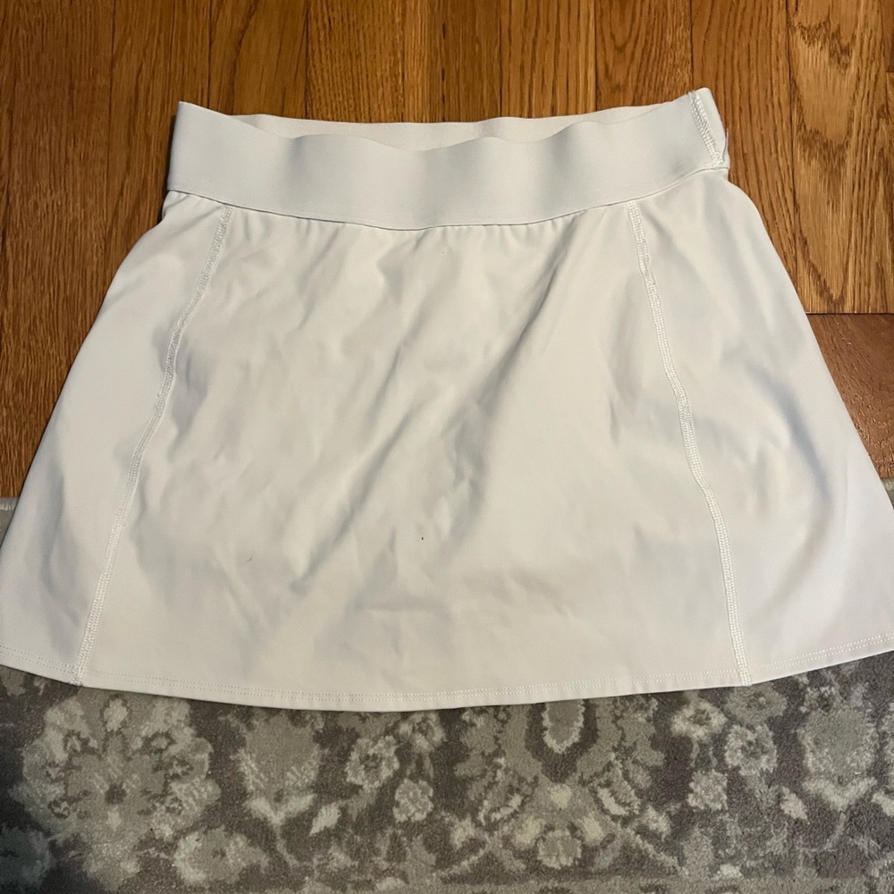 TNA Aritzia White Mini tennis Skirt